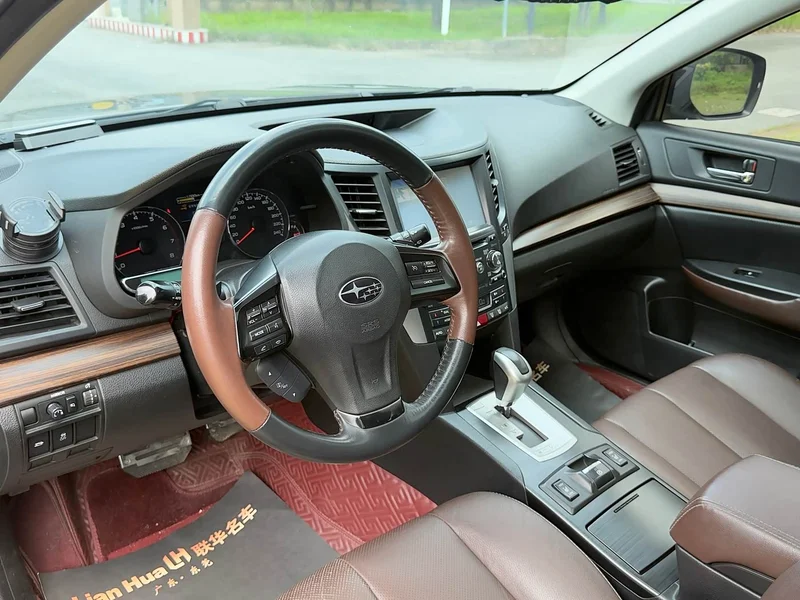 Subaru Outback — фото 13