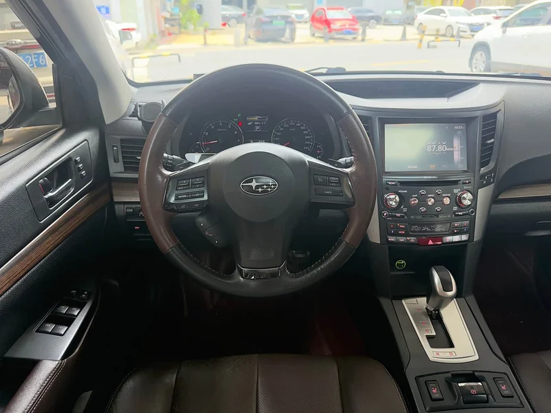 Subaru Outback — фото 17