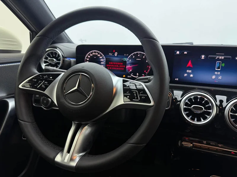 Mercedes-Benz A-Class — фото 11
