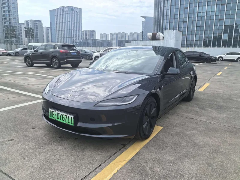 Tesla Model 3 — фото 2