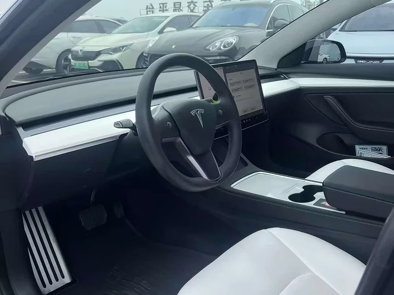 Tesla Model 3 — фото 6