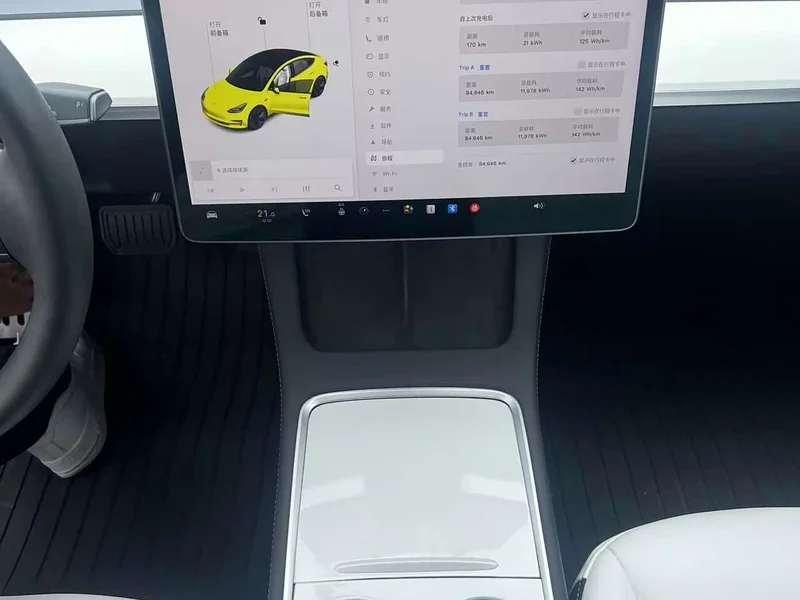 Tesla Model 3 — фото 10
