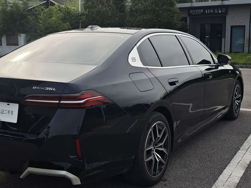 BMW i5 — фото 13