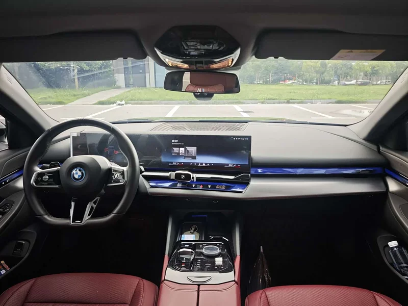 BMW i5 — фото 3