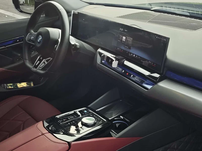 BMW i5 — фото 5