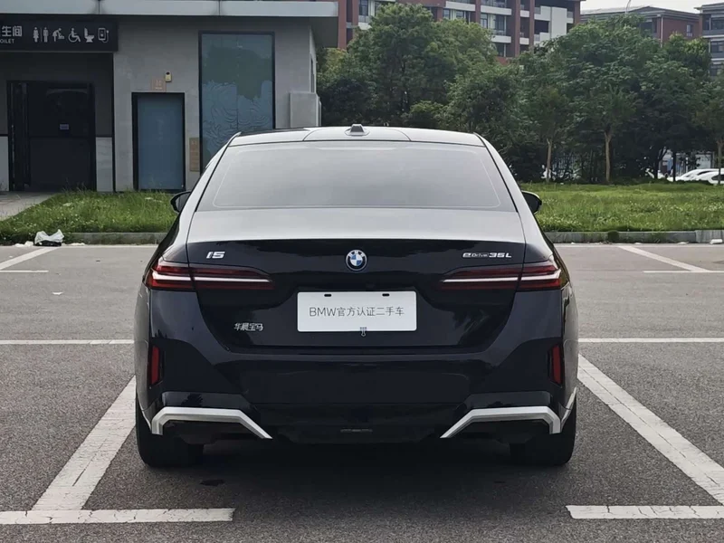 BMW i5 — фото 8