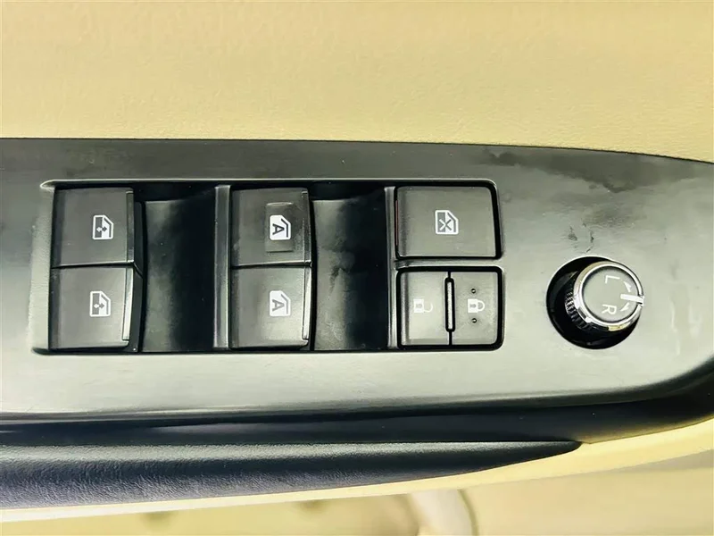 Toyota Highlander — фото 18