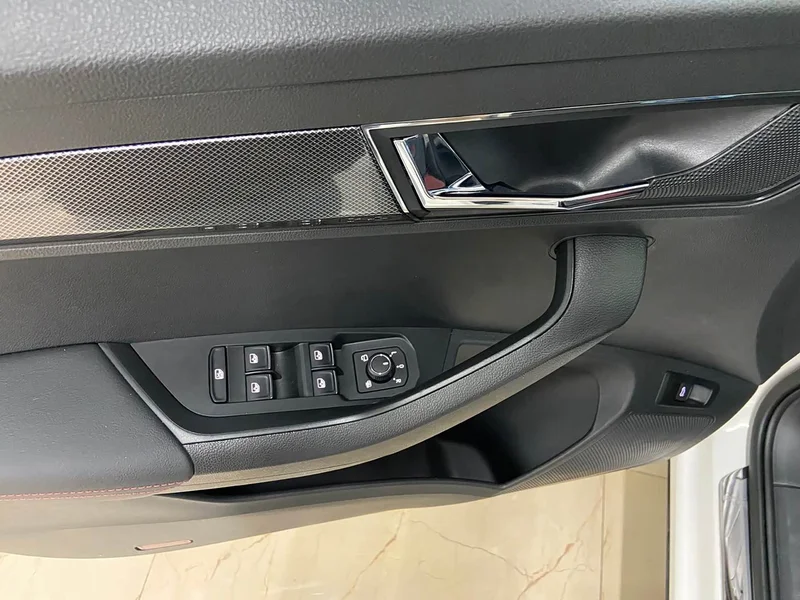 Skoda Karoq — фото 17