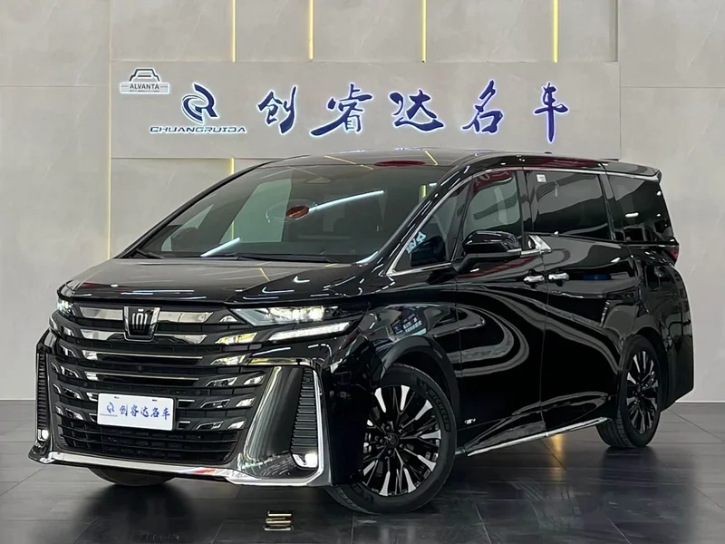Toyota Vellfire — фото 1