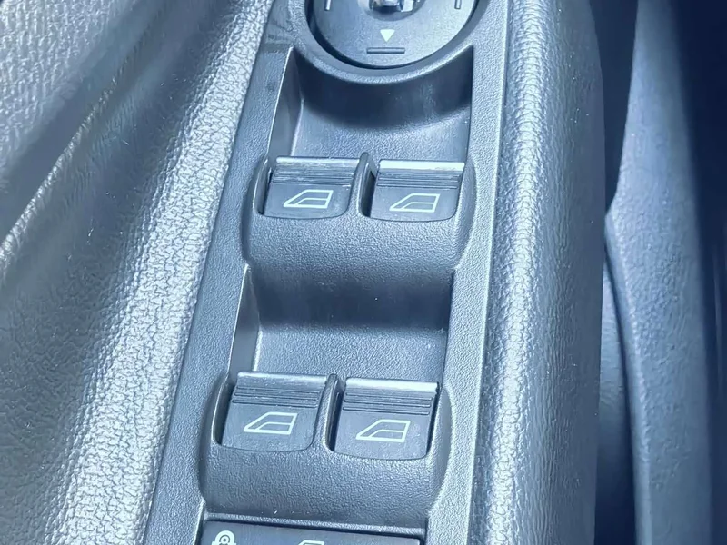 Ford Escape — фото 16