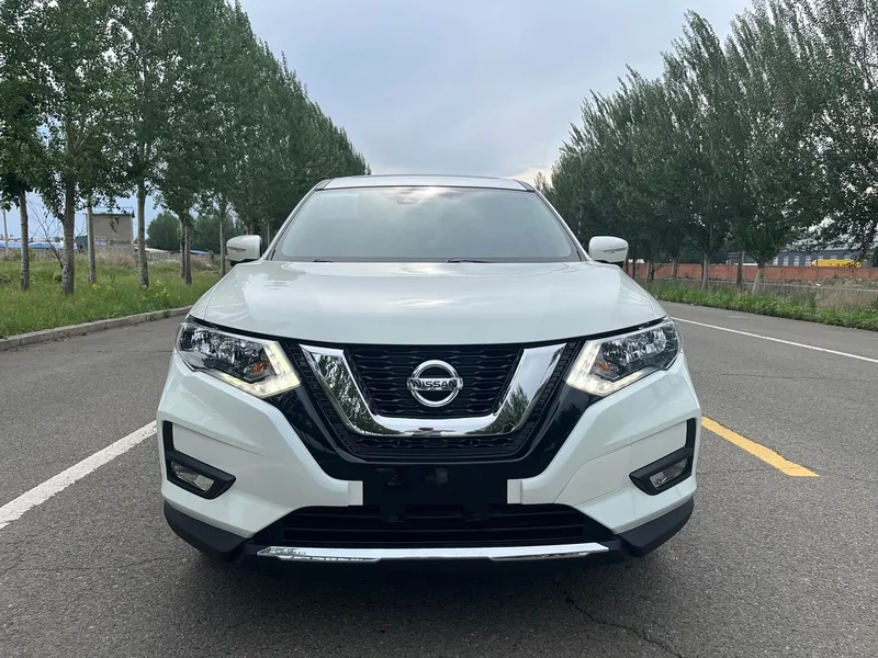 Nissan X-Trail — фото 1
