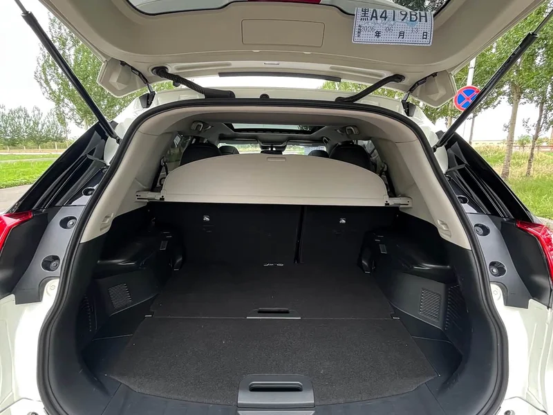 Nissan X-Trail — фото 12