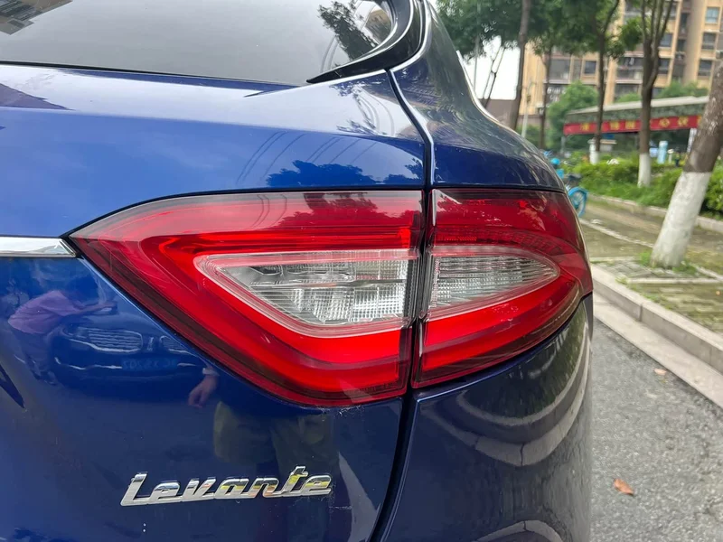 Maserati Levante — фото 11