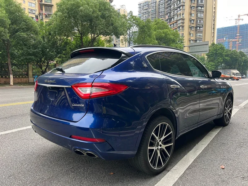 Maserati Levante — фото 12