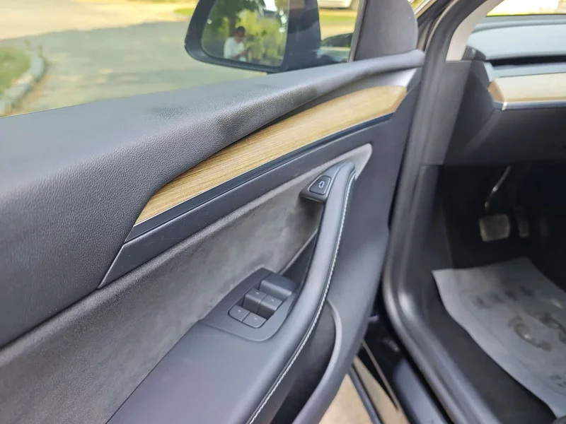 Tesla Model Y — фото 12