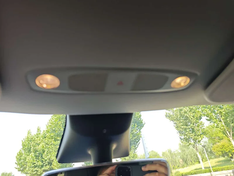 Tesla Model Y — фото 15