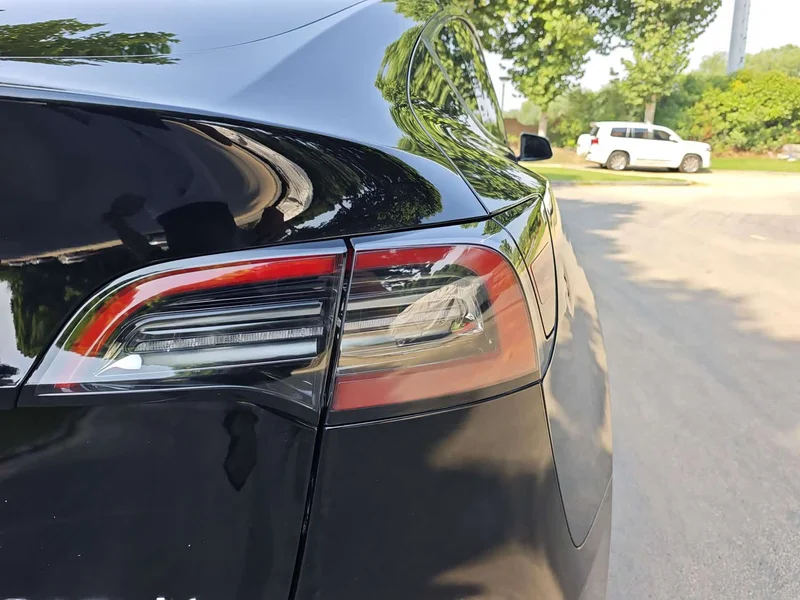 Tesla Model Y — фото 10