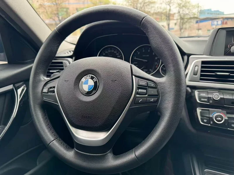 BMW 3-Series — фото 13
