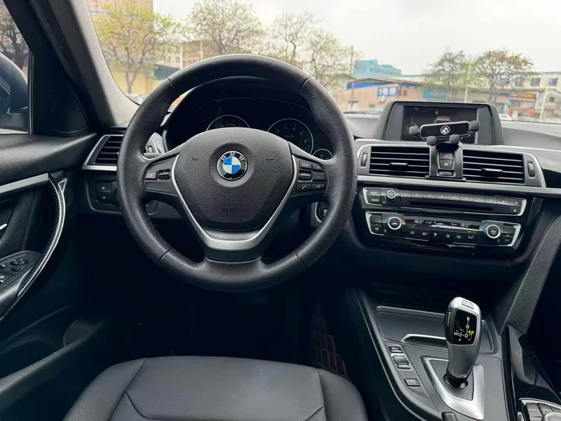 BMW 3-Series — фото 14