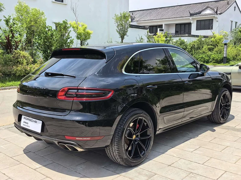 Porsche Macan — фото 13
