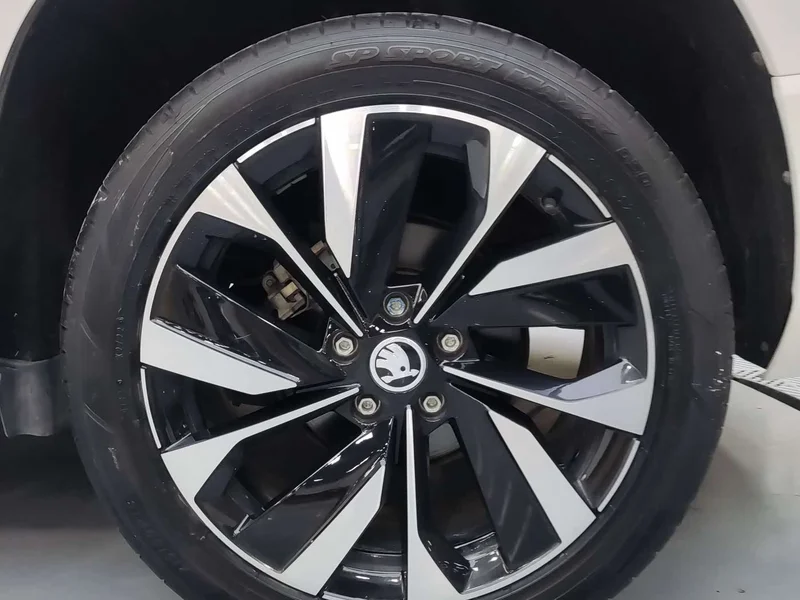 Skoda Karoq — фото 15