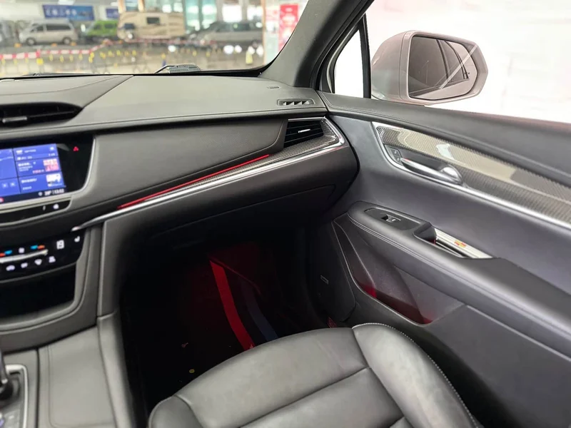 Cadillac XT5 — фото 14