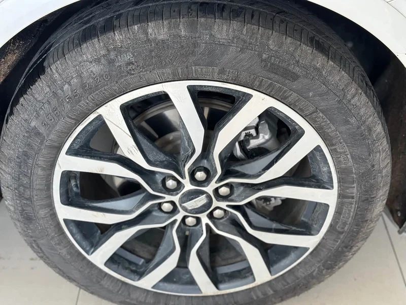Cadillac XT5 — фото 20