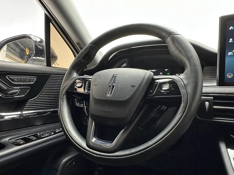 Jeep Renegade — фото 13