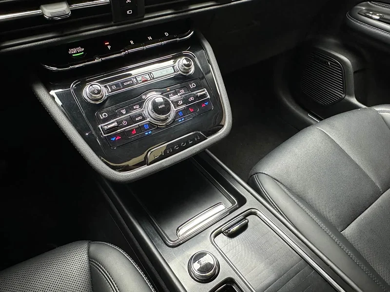 Jeep Renegade — фото 16