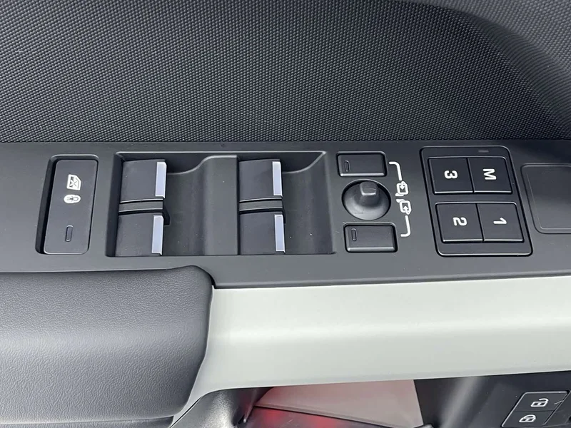 Land Rover Defender — фото 17