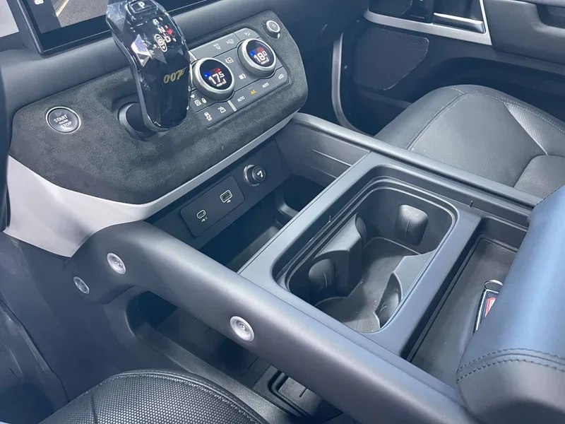 Land Rover Defender — фото 10