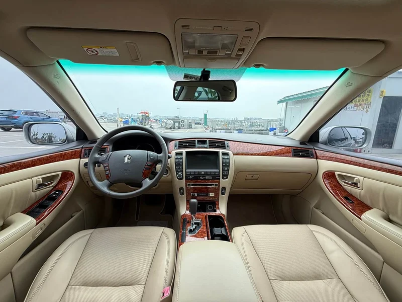 Toyota Crown — фото 11