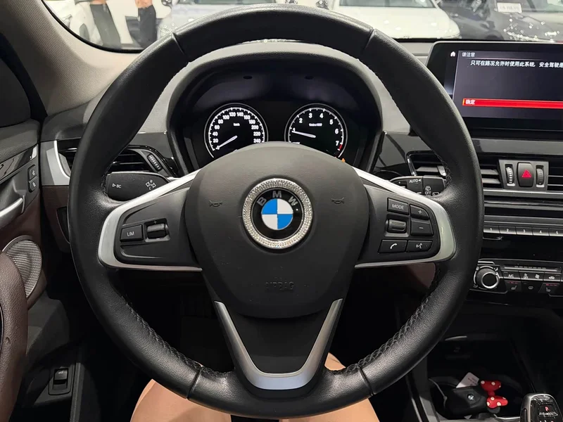 BMW X1 — фото 13