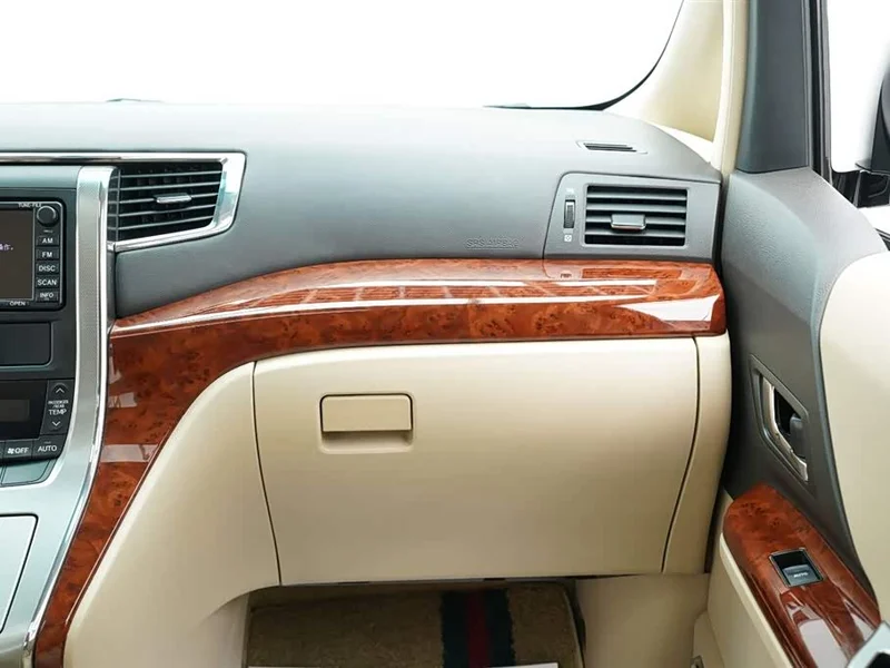 Toyota Alphard — фото 18