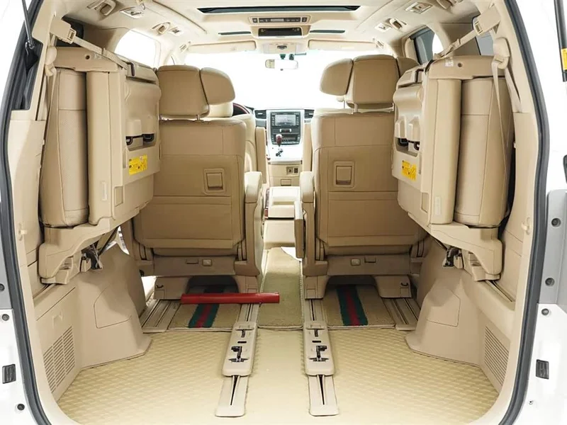 Toyota Alphard — фото 21