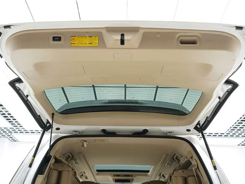 Toyota Alphard — фото 24
