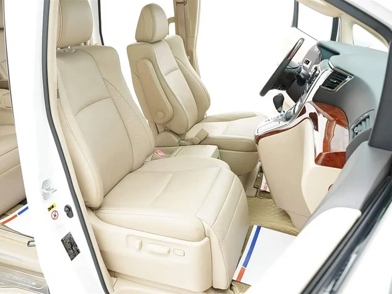 Toyota Alphard — фото 29