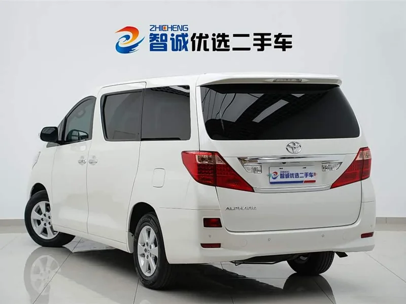 Toyota Alphard — фото 36