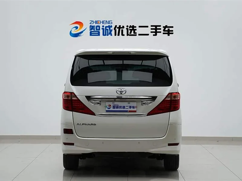 Toyota Alphard — фото 4