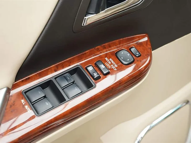 Toyota Alphard — фото 8
