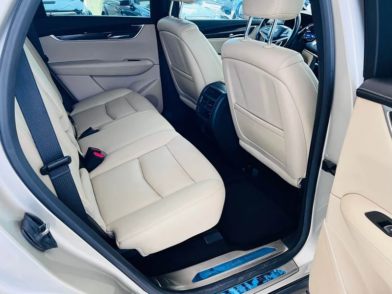 Cadillac XT5 — фото 11