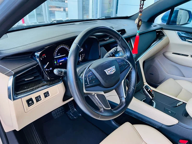 Cadillac XT5 — фото 14