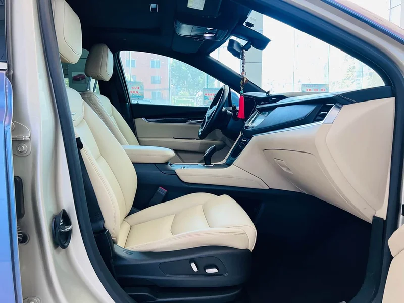 Cadillac XT5 — фото 17