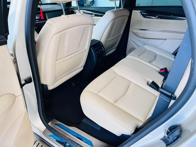 Cadillac XT5 — фото 18