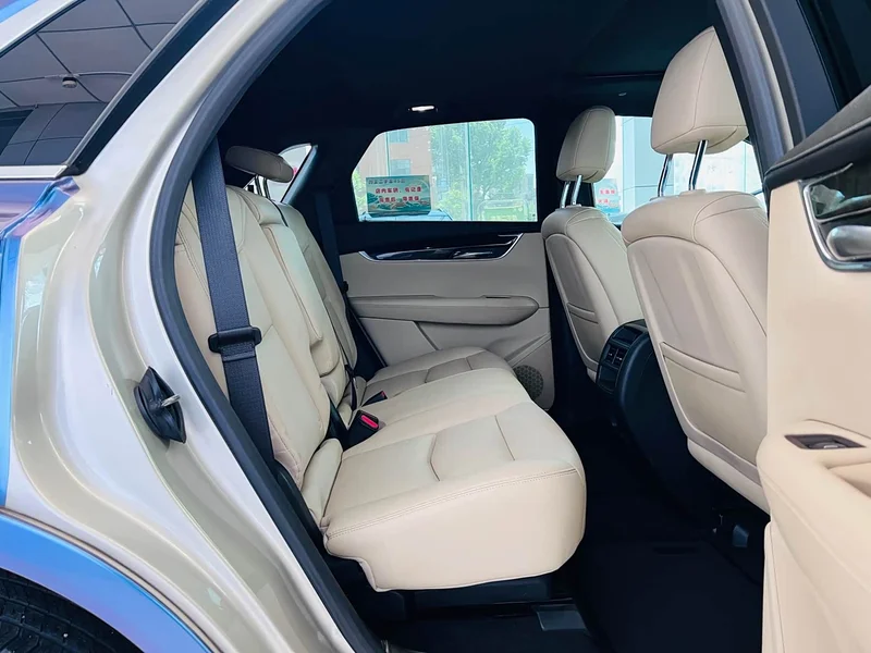 Cadillac XT5 — фото 19