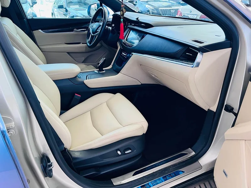 Cadillac XT5 — фото 21
