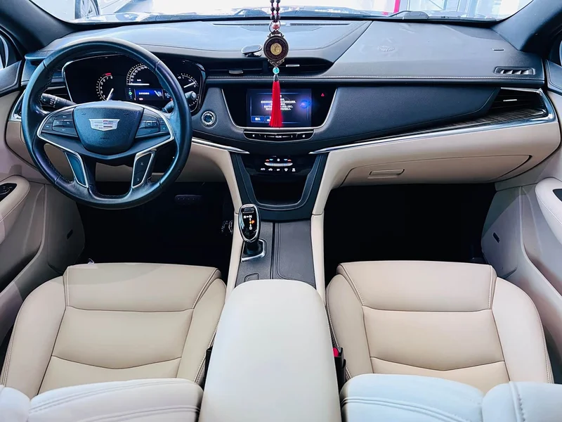 Cadillac XT5 — фото 7