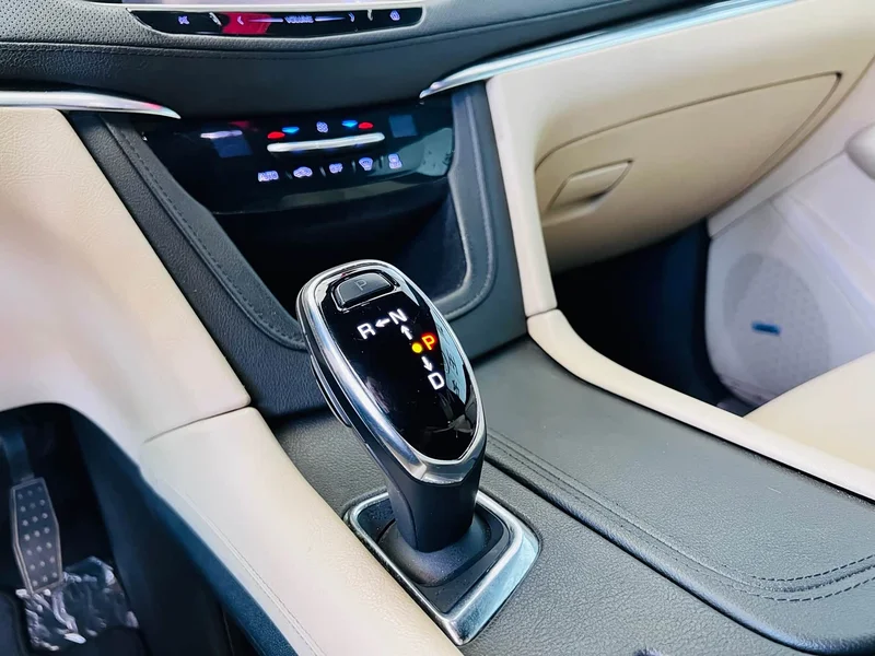 Cadillac XT5 — фото 8
