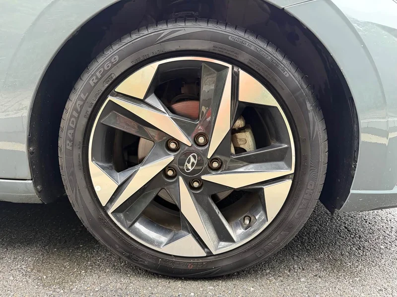 Hyundai Elantra — фото 14