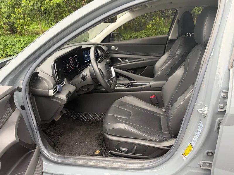 Hyundai Elantra — фото 4